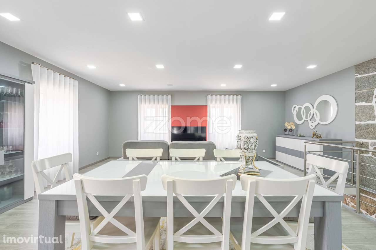 Moradia em Pedra Renovada com charme único - Grande imagem: 4/44