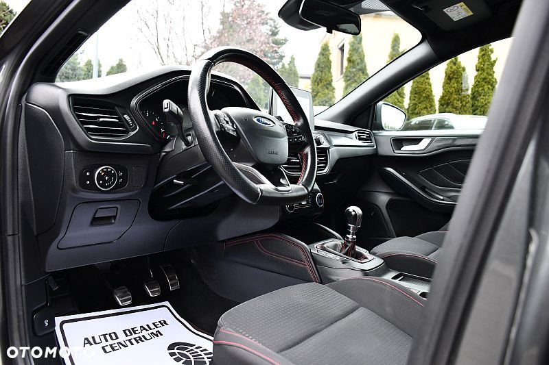 Ford Focus 1.5 EcoBlue Start-Stopp-System ST-LINE STYLE - 9