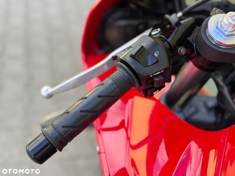 Honda CBR - 35
