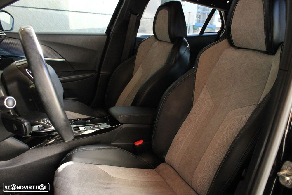 Peugeot e-2008 GT Pack - 38