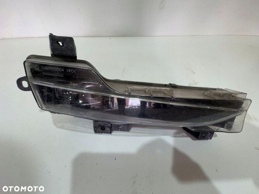 TESLA 3 LED HALOGEN LED PRAWY EUROPA ORYGINAŁ 1077396-00-D - 1
