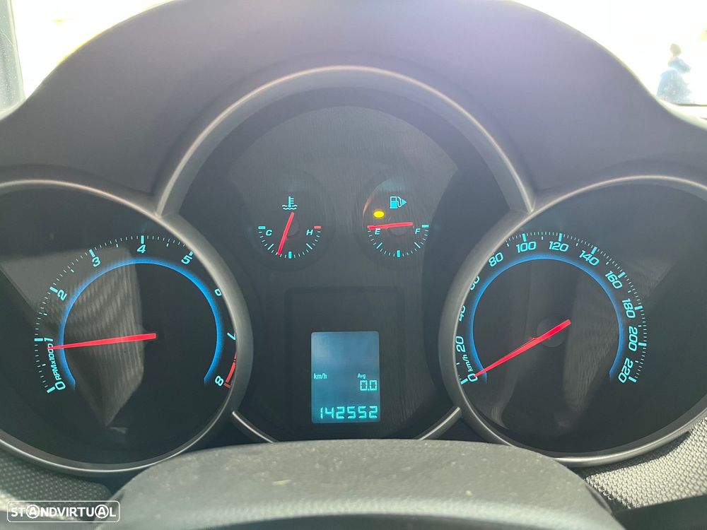 Chevrolet Cruze SW - 29