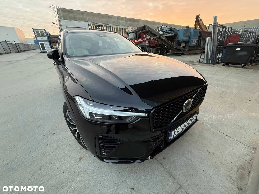 Volvo XC 60 B4 D Plus Dark - 3