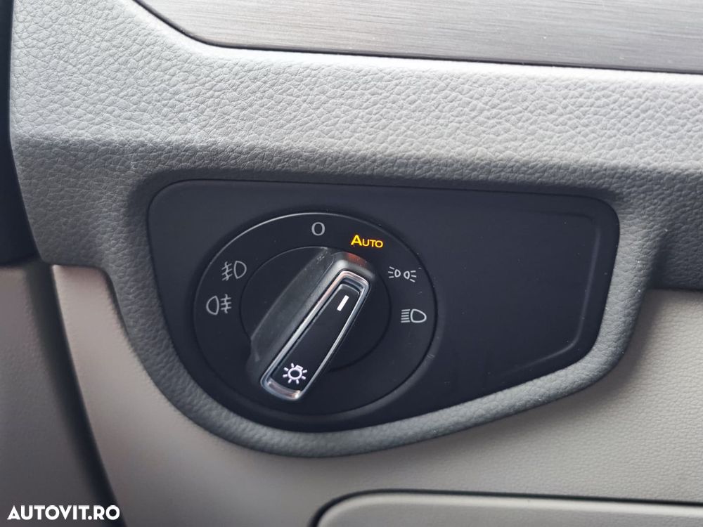 Volkswagen Touran 2.0 TDI DSG Comfortline - 27