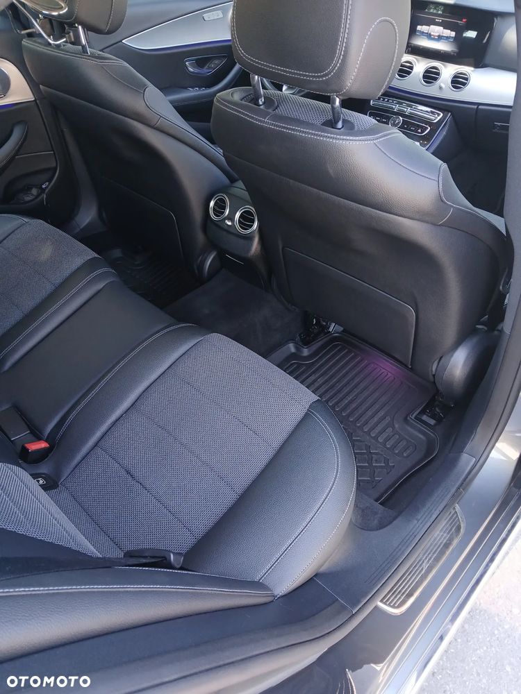 Mercedes-Benz Klasa E 220 d 4-Matic Business Edition 9G-TRONIC - 20
