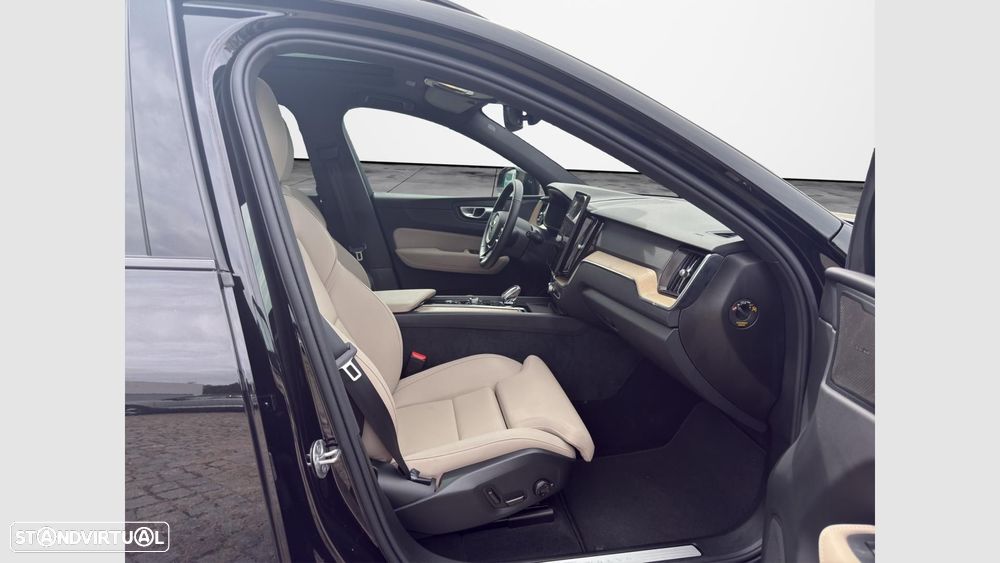 Volvo XC 60 2.0 T6 PHEV Plus Dark - 13