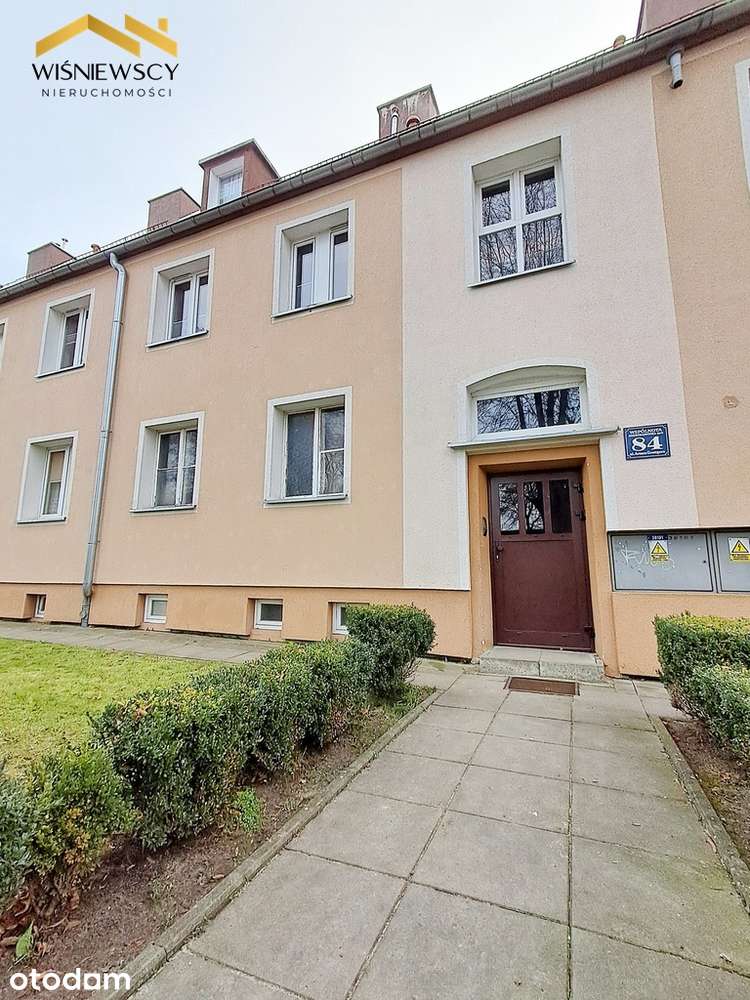 Mieszkanie do remontu 45,5m², parter, 3 pokoje.