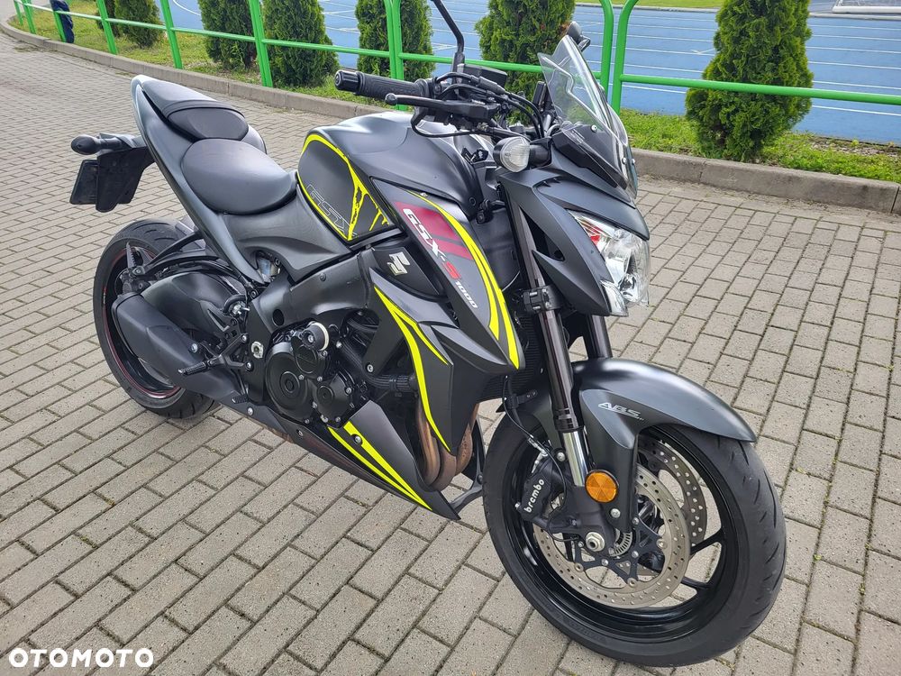Suzuki GSX 1000 - 4