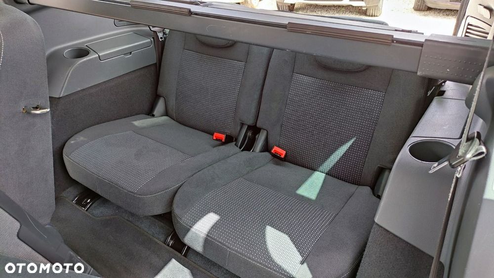 Ford Grand C-MAX - 31