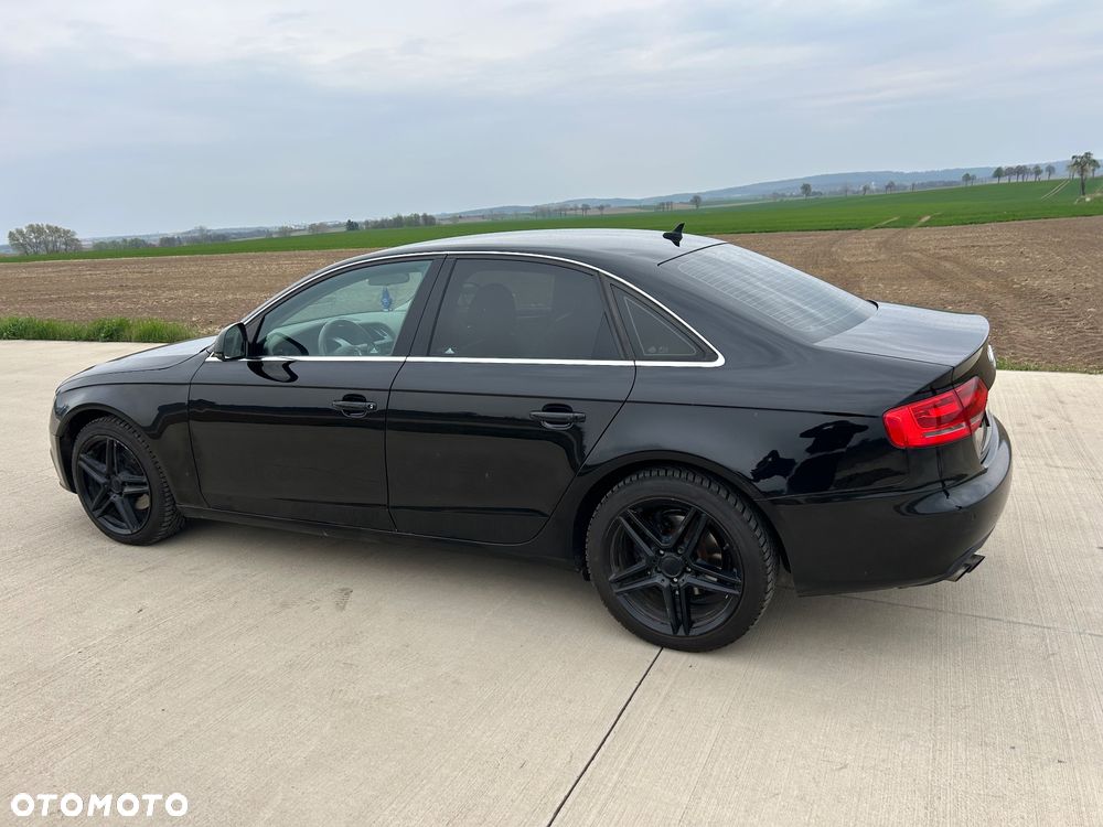 Audi A4 Limousine - 4