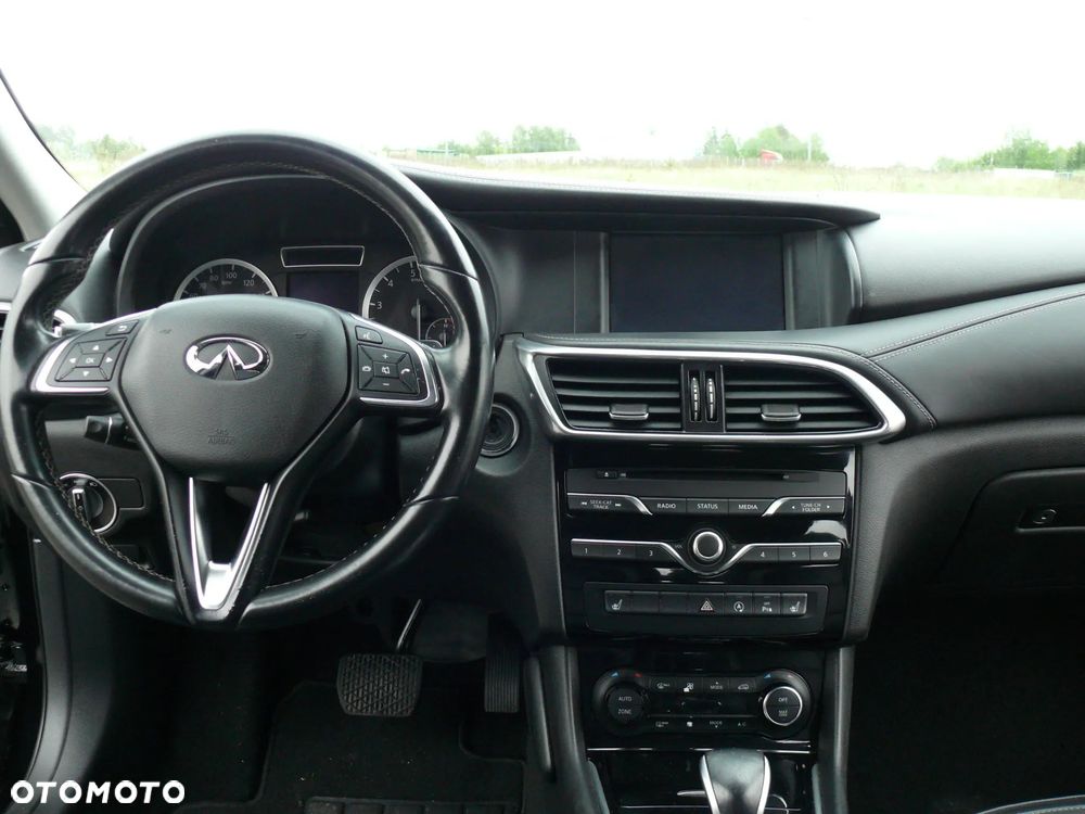 Infiniti QX30 - 9