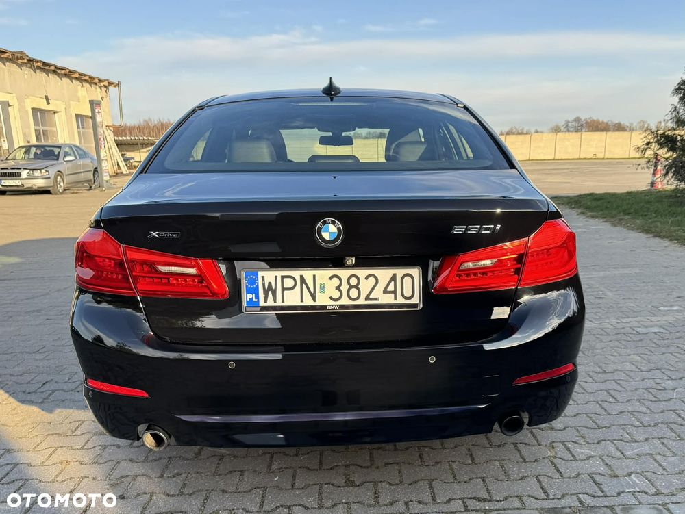 BMW Seria 5 530i Sport Line - 8