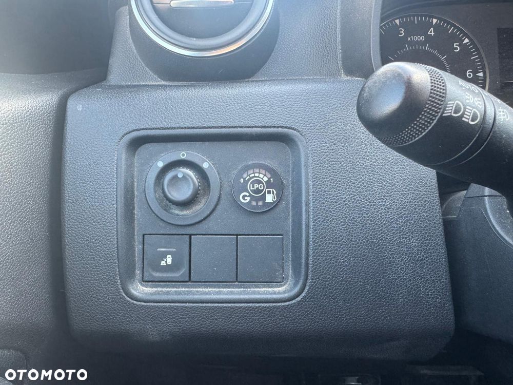 Dacia Duster 1.6 SCe Comfort - 31