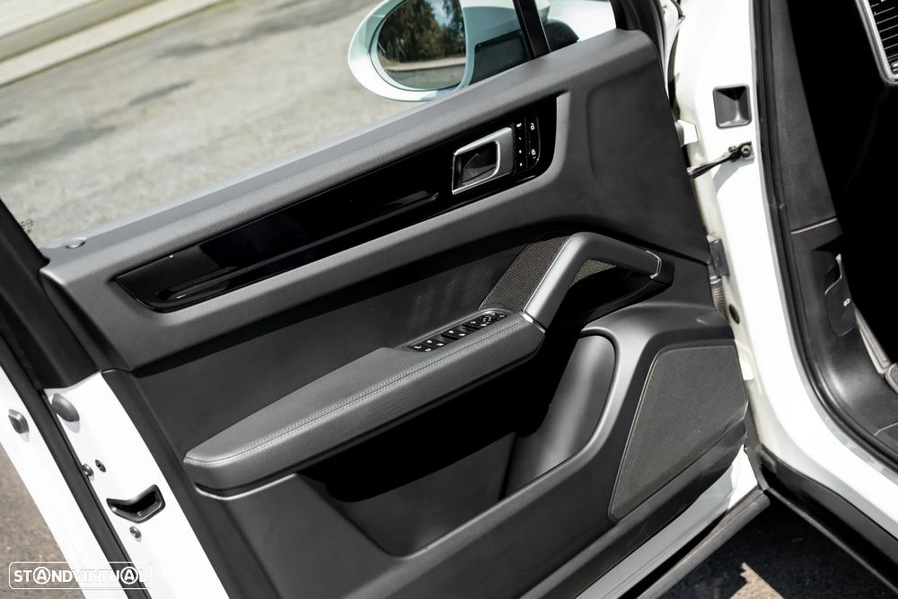 Porsche Cayenne E-Hybrid - 15