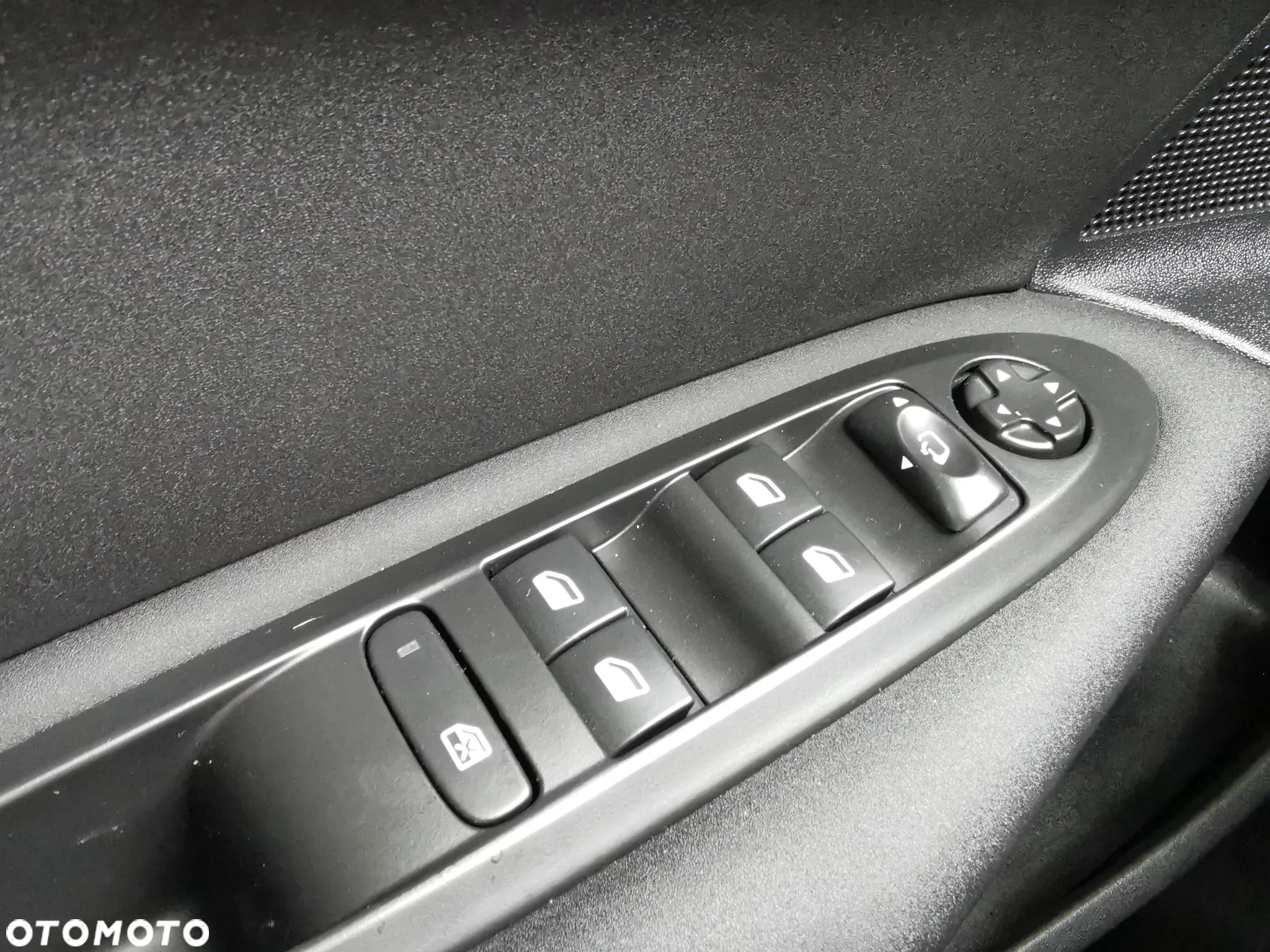 Citroën C4 PureTech 130 Stop&Start EAT8 FEEL - 18