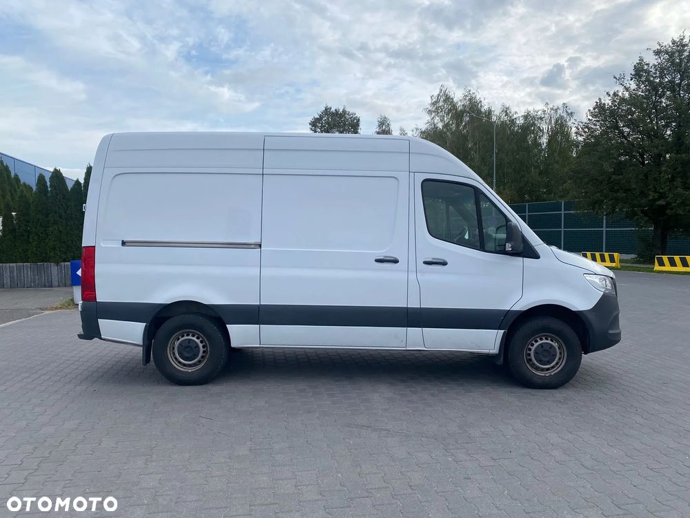 Mercedes-Benz Sprinter 319 - 7