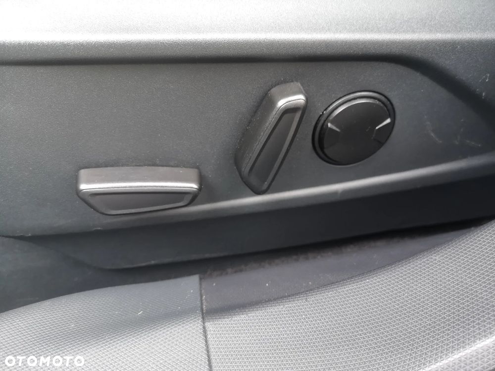 Ford Mustang Mach-E AWD - 22