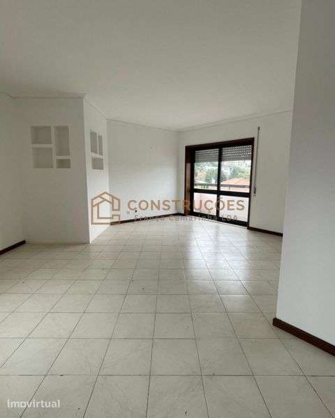 Arenda-se apartamento T3 em Laborim - Grande imagem: 2/11