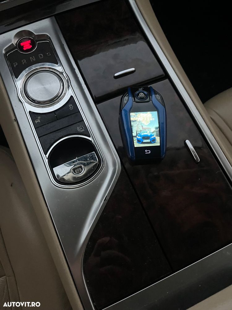 Jaguar XF 2.2D Portfolio - 11