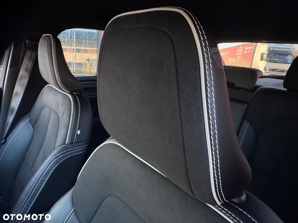 Volvo XC 40 D3 SCR R-Design - 24