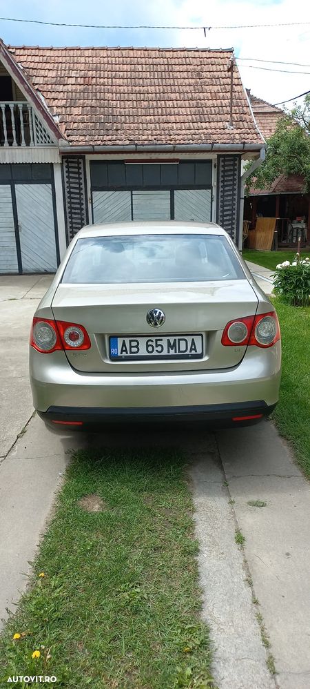 Volkswagen Jetta 1.9 TDI Comfortline - 3