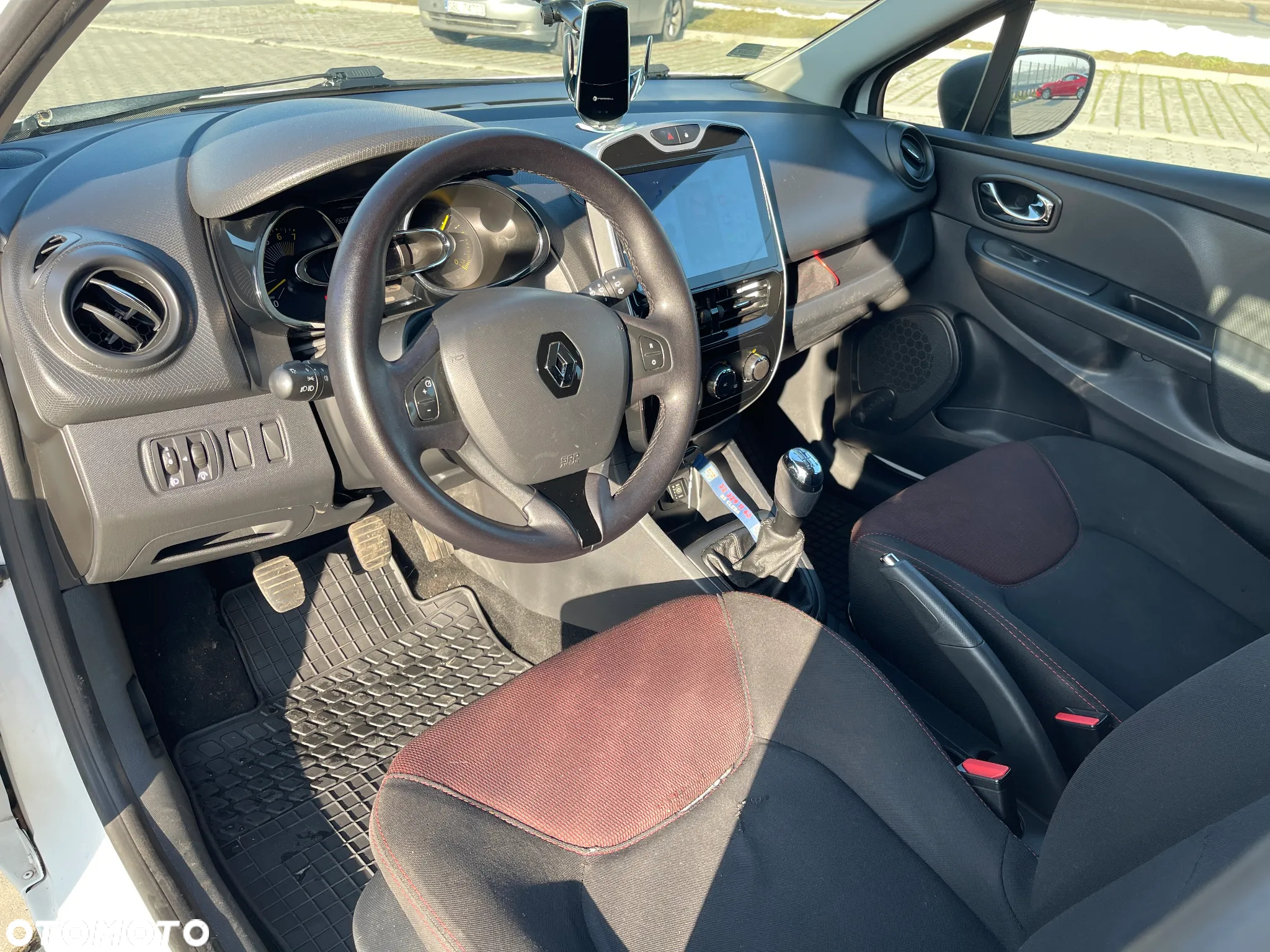 Renault Clio - 7