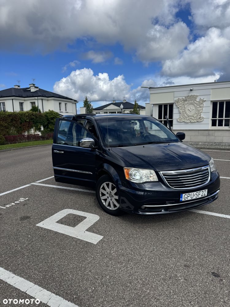 Chrysler Town & Country 3.6 Limited - 20