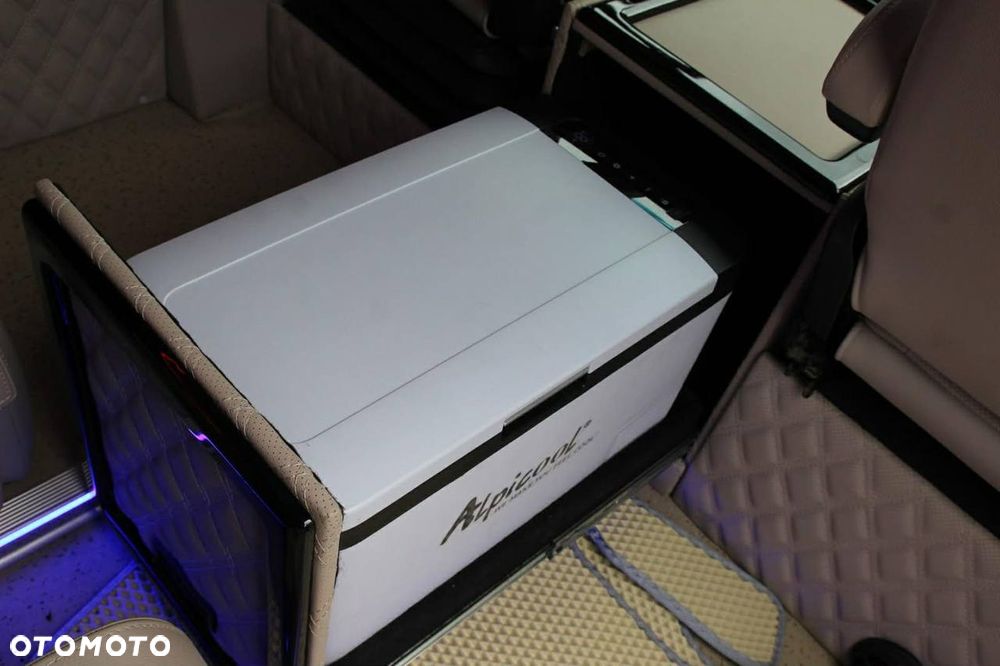 Mercedes-Benz Sprinter - 16
