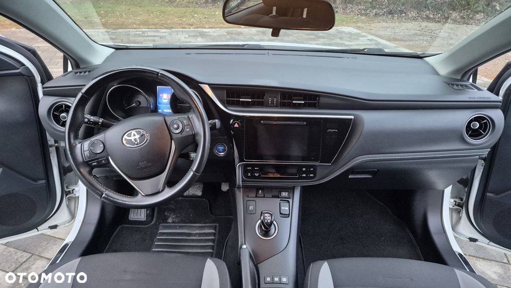 Toyota Auris - 11