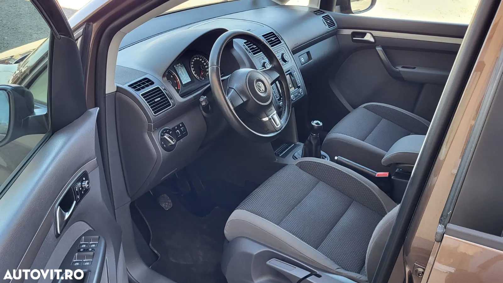 Volkswagen Touran - 5