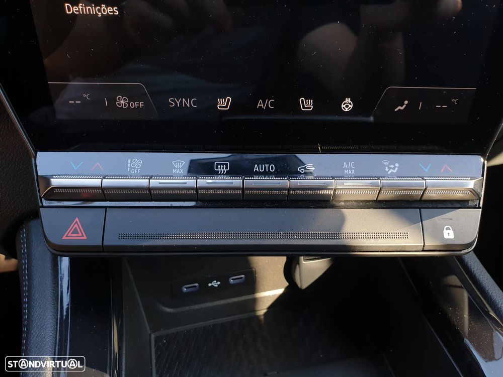 Renault Austral 1.2 E-Tech Iconic Espirit - 18