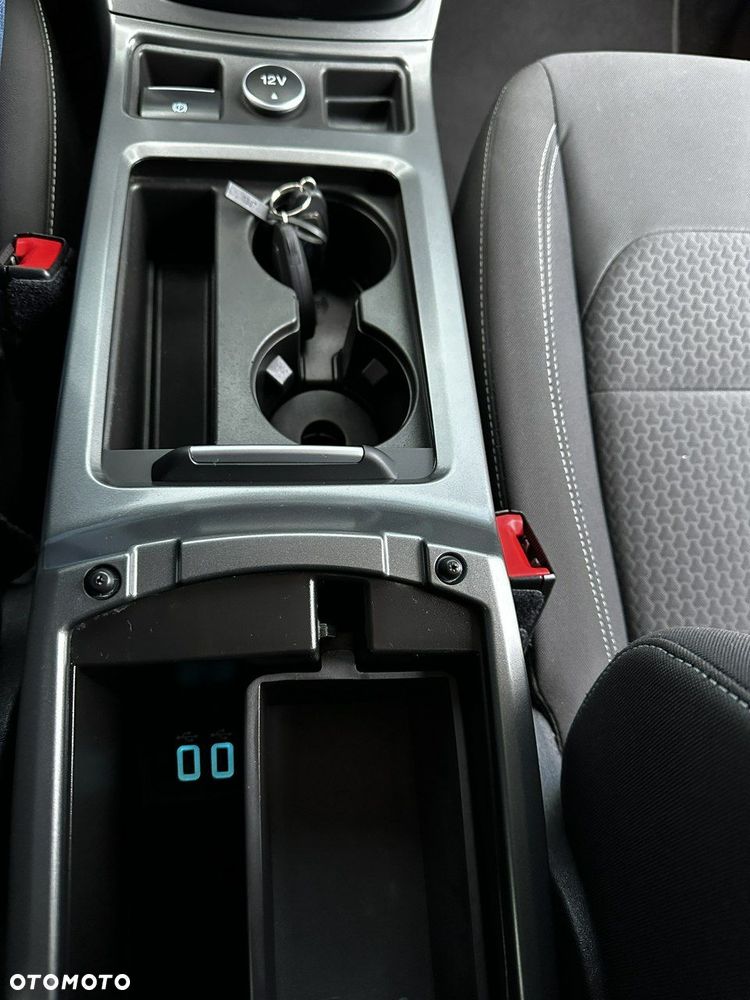 Ford Kuga 1.5 EcoBoost 2x4 Titanium - 25