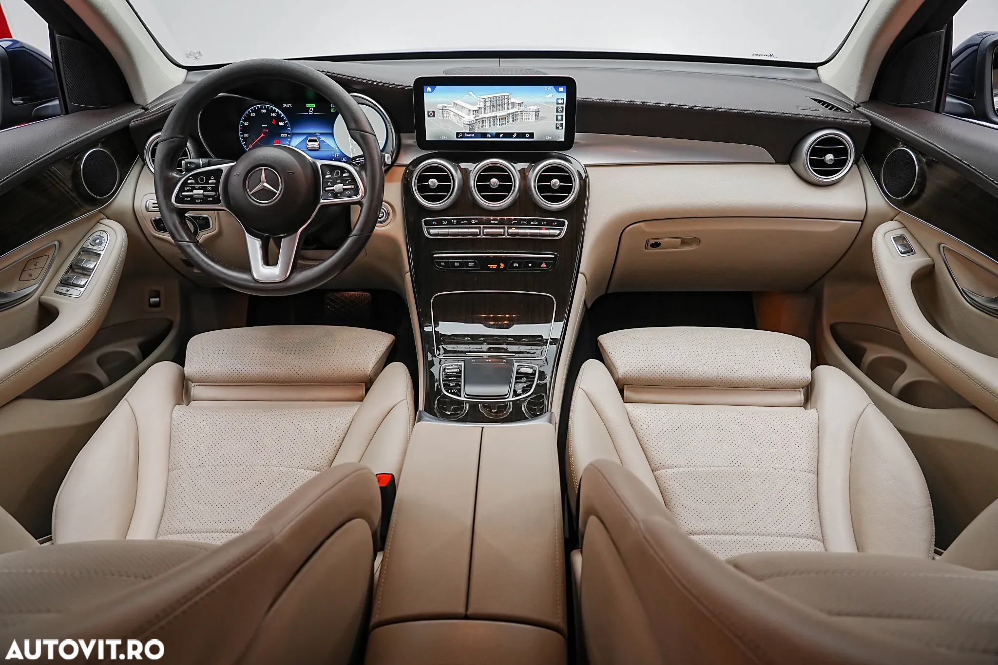 Mercedes-Benz GLC 200 4Matic 9G-TRONIC AMG Line - 2