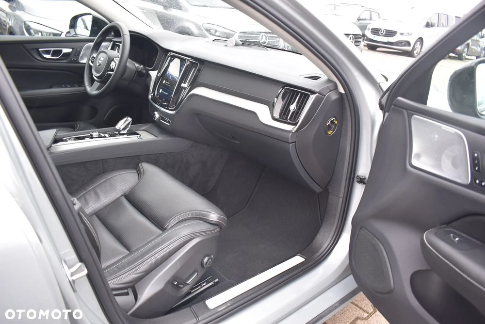 Volvo S60 B5 B AWD Ultimate Dark - 16