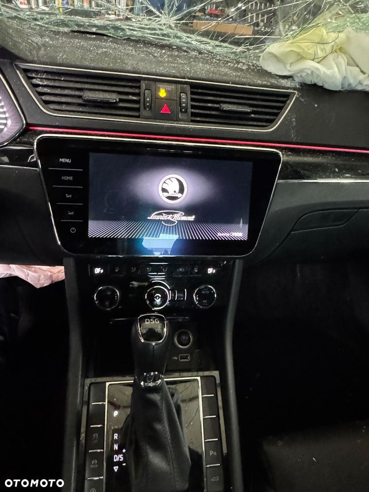 Skoda Superb 2.0 TSI DSG L&K - 21