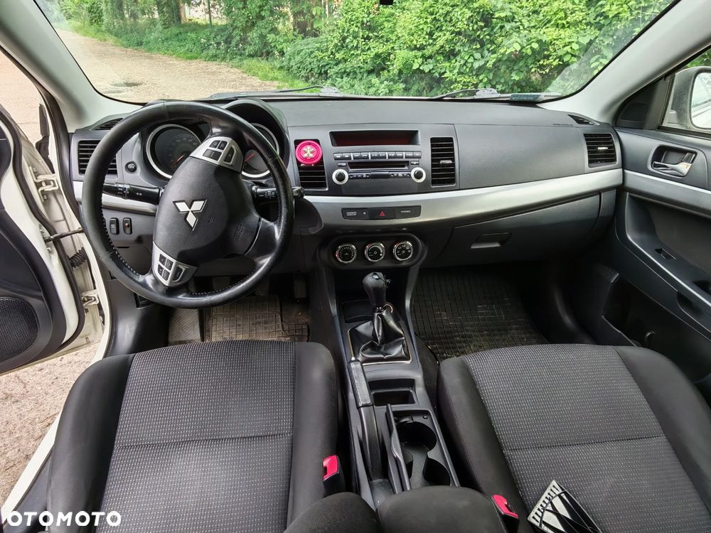 Mitsubishi Lancer 1.8 Invite - 9