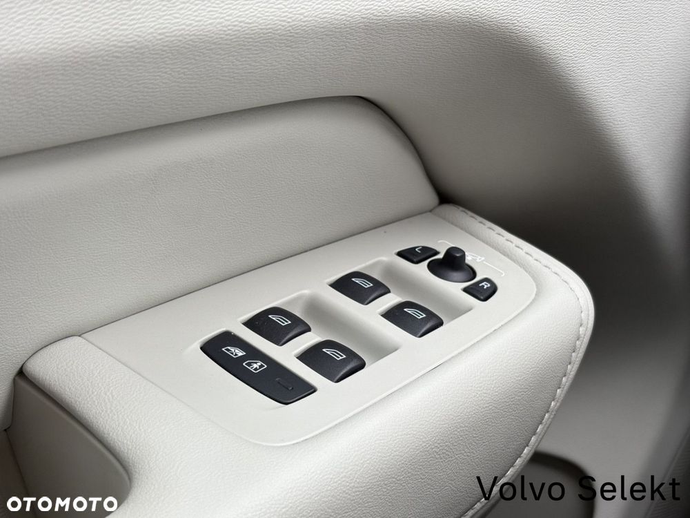 Volvo XC 60 - 32