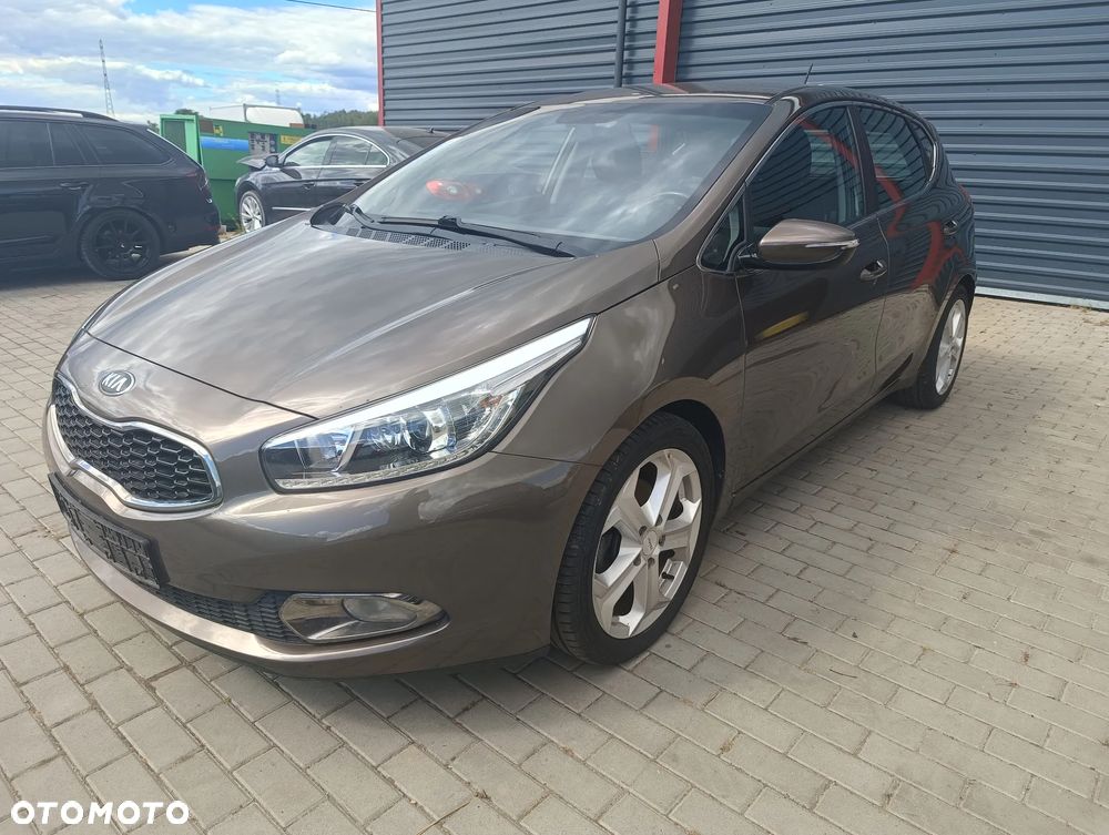 Kia Ceed 1.6 GDI Dream Team Edition - 2