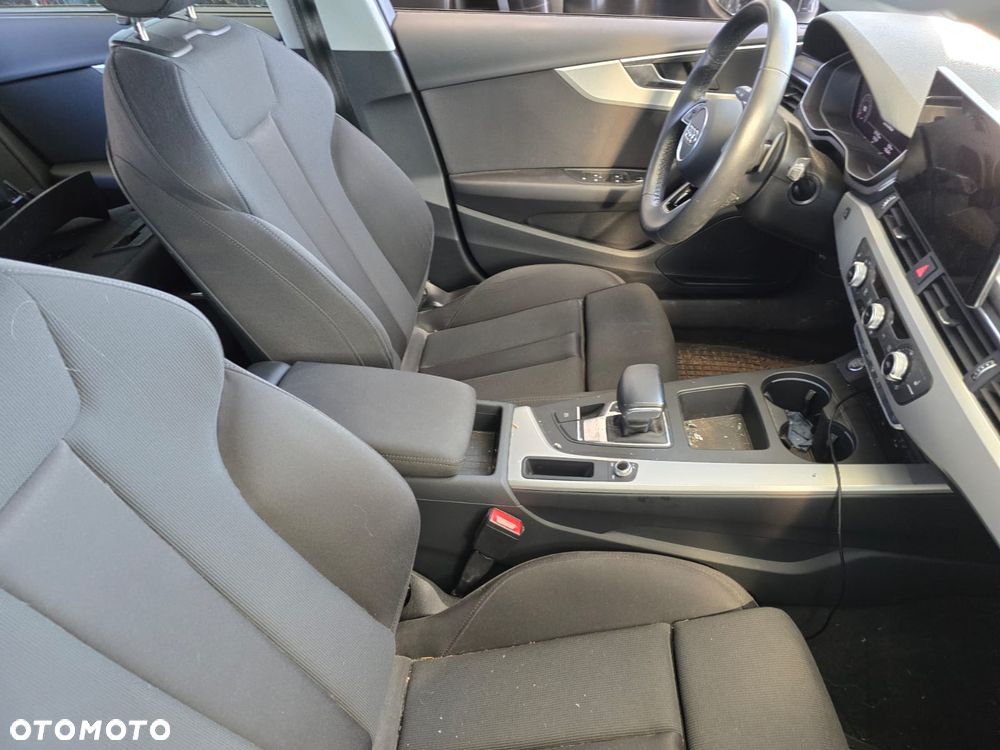 Audi A4 Avant 40 TFSI S tronic - 12