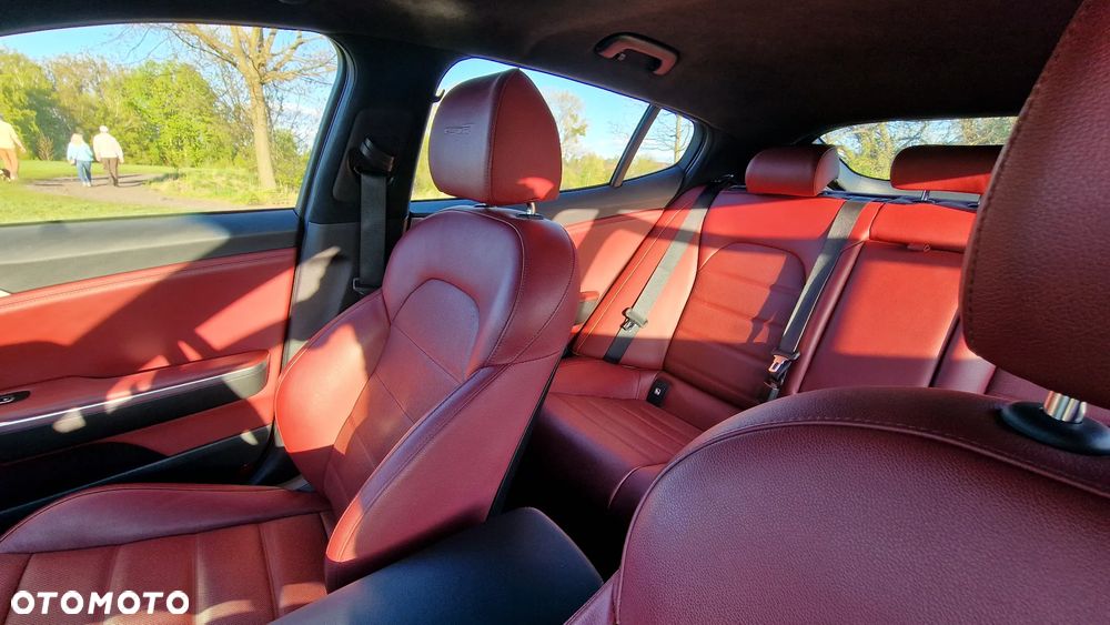 Kia Stinger 2.0 T-GDI GT Line - 29