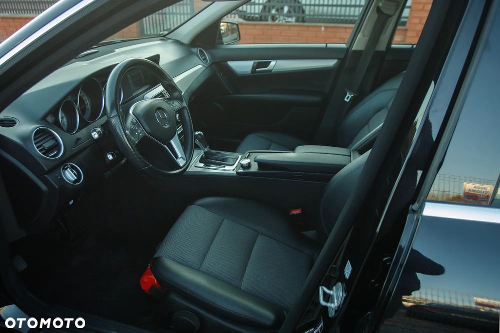 Mercedes-Benz Klasa C 200 (BlueEFFICIENCY) 7G-TRONIC Avantgarde - 17