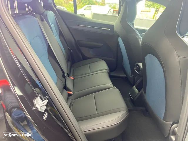 Volvo EX30 51 kWh Single Motor Core - 43