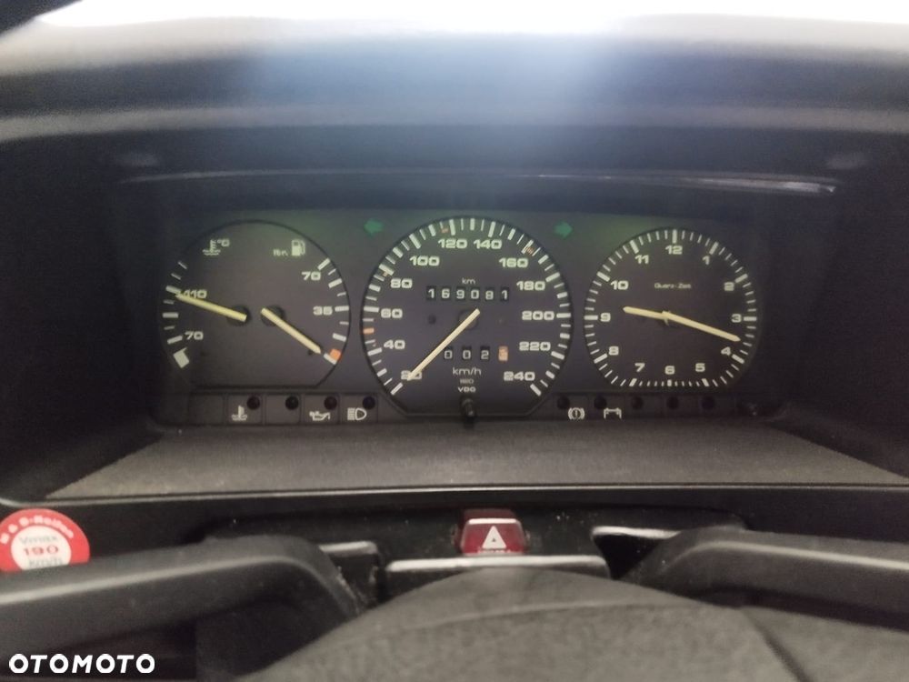 Volkswagen Passat 2.0 GL - 15