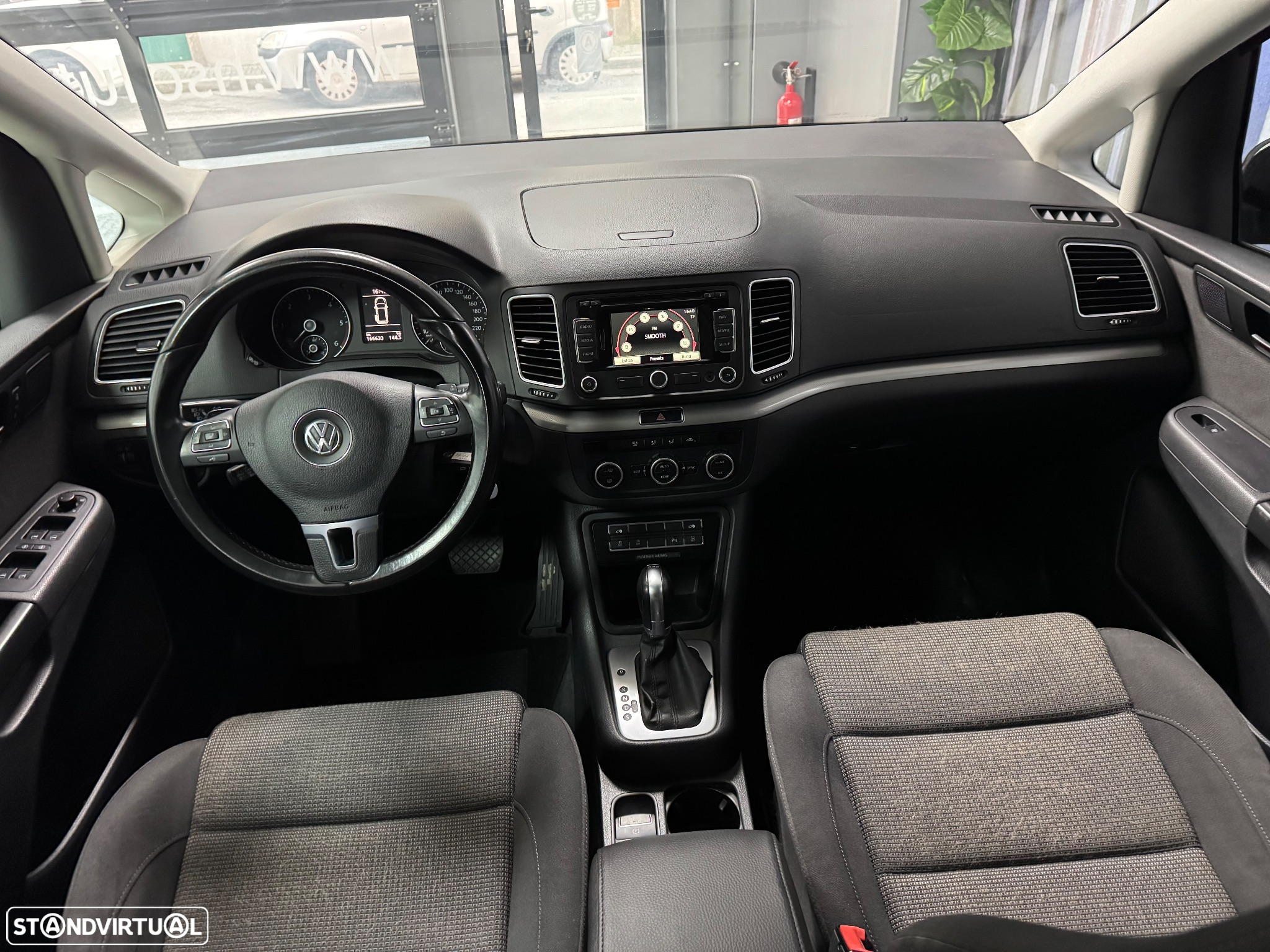 VW Sharan 2.0 TDI Confortline DSG - 6