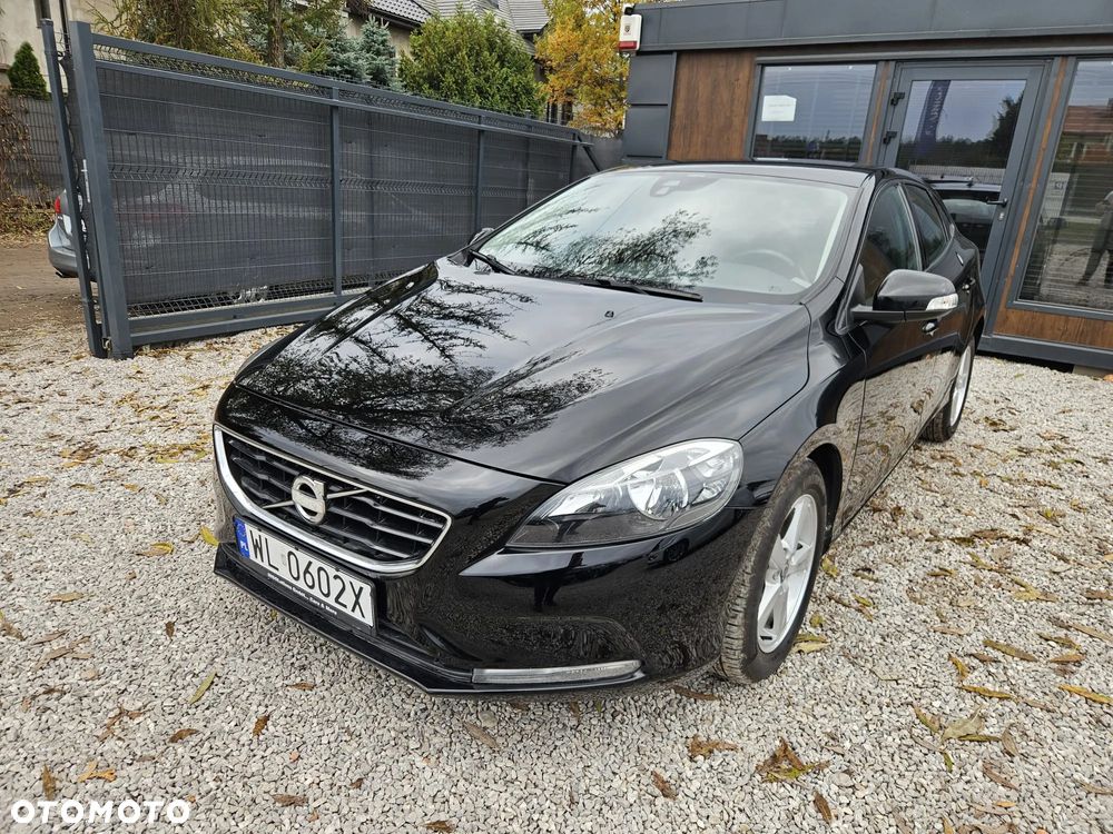 Volvo V40 D3 Momentum - 1