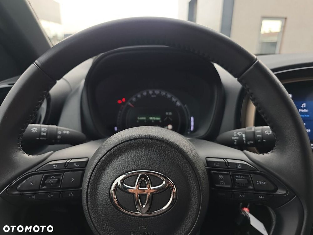 Toyota Aygo X 1.0 VVT-i Executive - 17