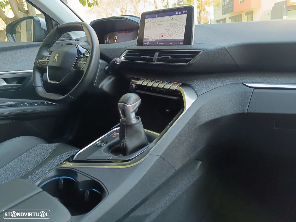 Peugeot 3008 1.2 PureTech Allure Pack - 22