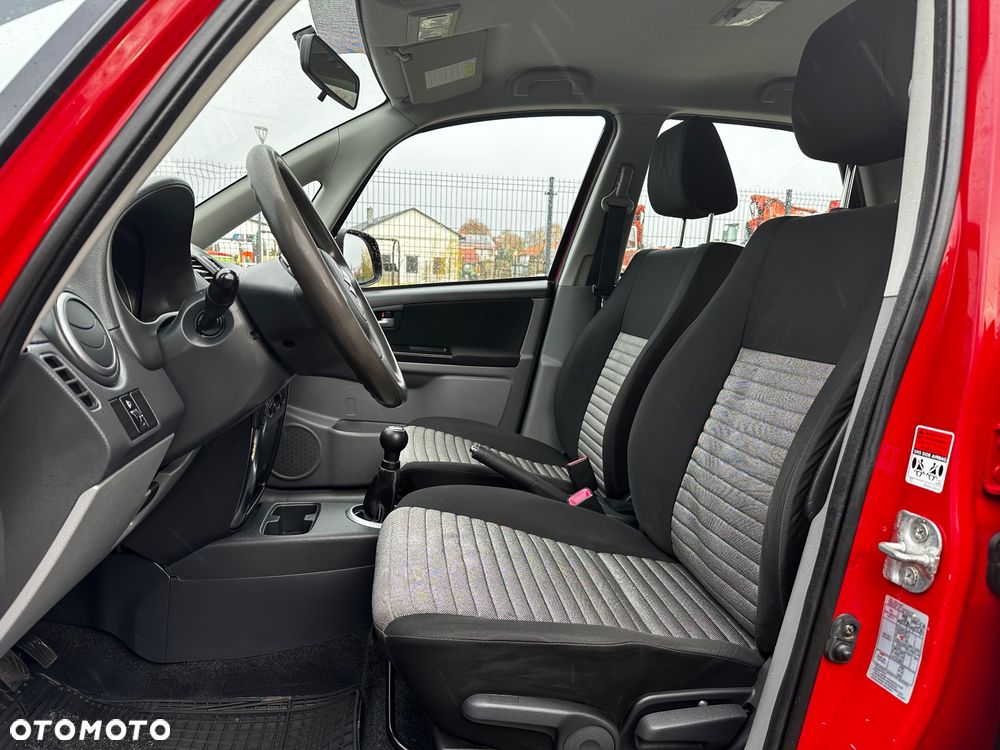 Suzuki SX4 1.6 VVT 4x4 Style - 11