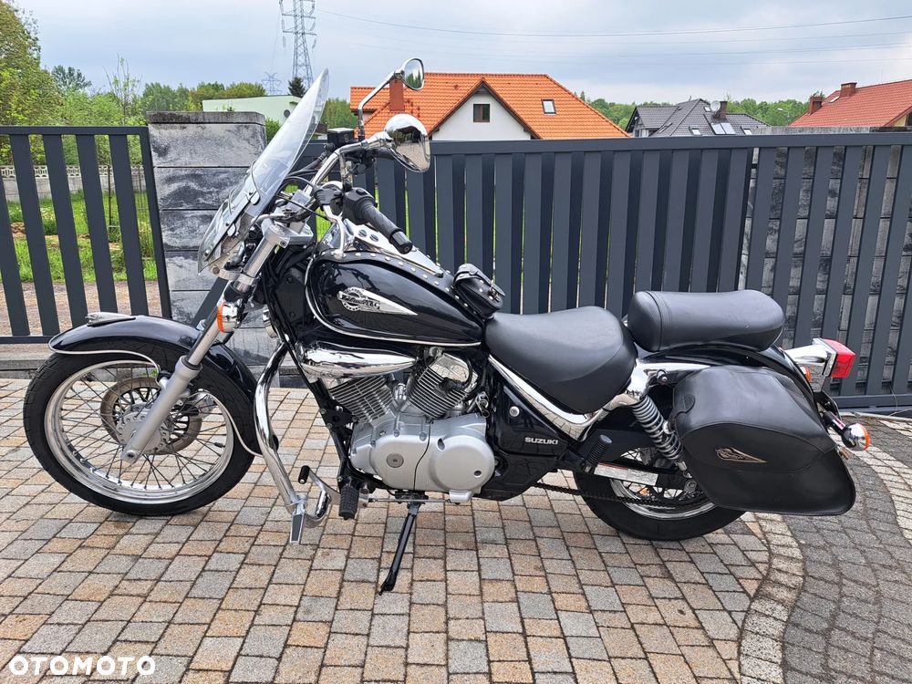 Suzuki Intruder - 19