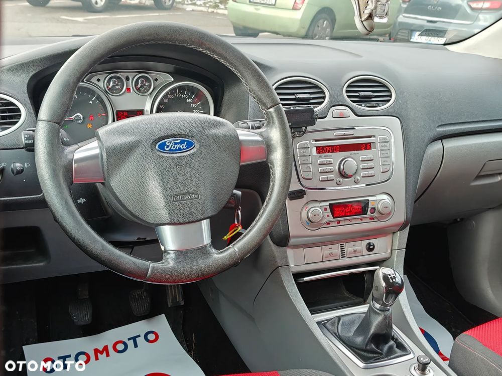 Volvo V50 D2 Kinetic - 16